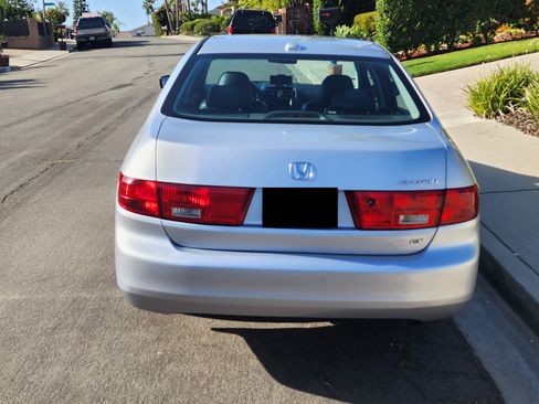 Used 2005 Honda Accord EX image 6