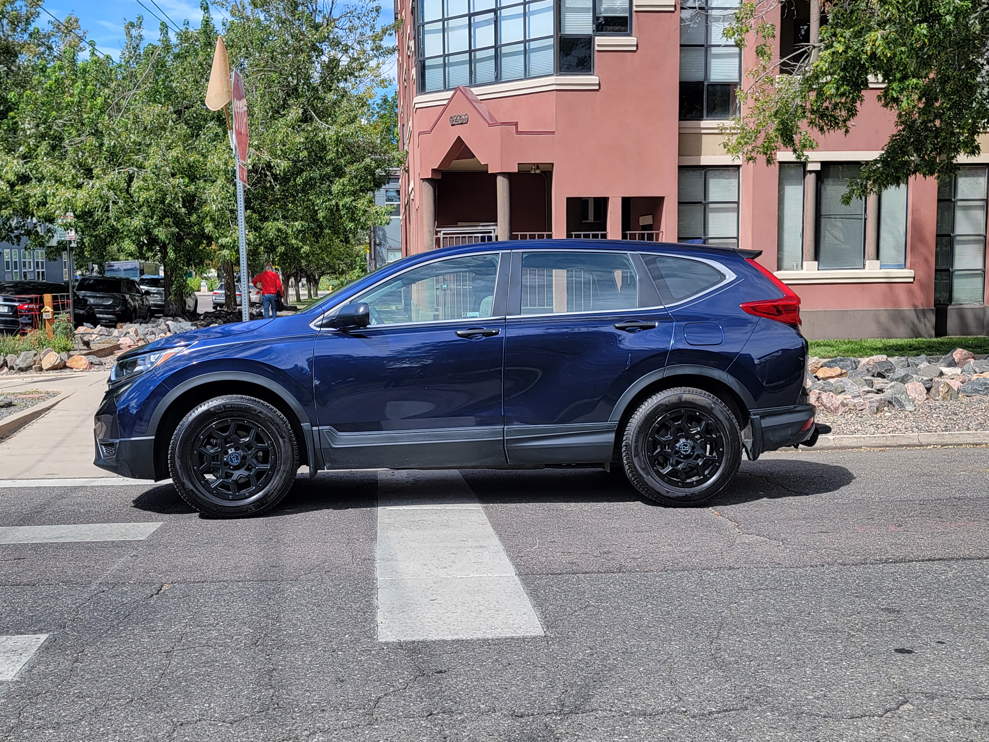 Used 2019 Honda CR-V LX image 1