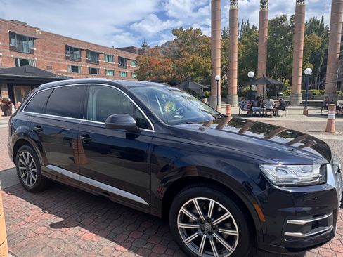 Used 2017 Audi Q7 3.0T Premium Plus w/ Premium Plus Package AWD/4WD image 1