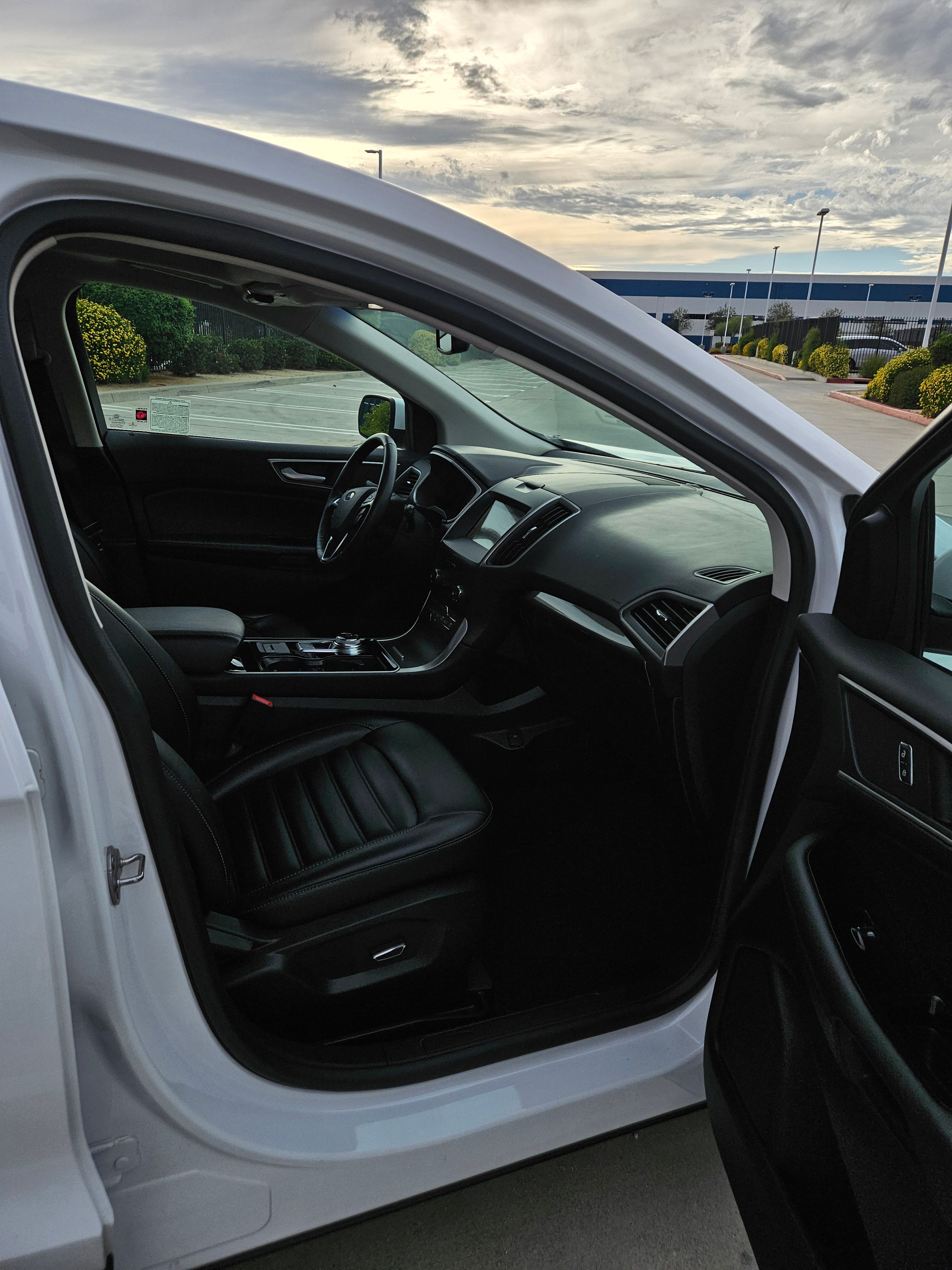 Used 2019 Ford Edge SEL w/ Equipment Group 201A FWD image 10