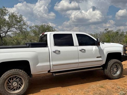 Used 2016 Chevrolet Silverado 2500 High Country w/ Duramax Plus Package AWD/4WD image 6