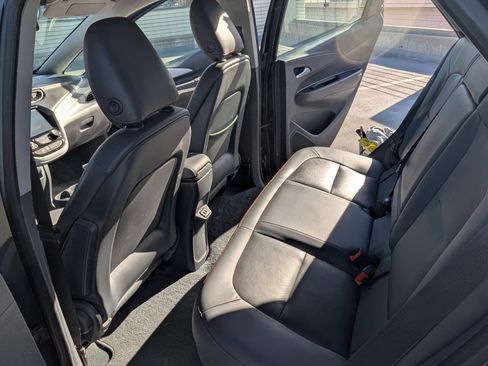 Used 2019 Chevrolet Bolt Premier w/ Infotainment Package image 11