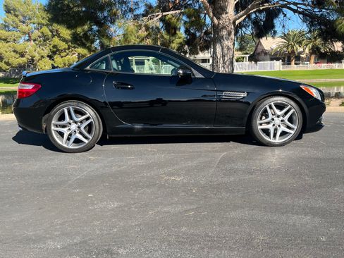 Used 2013 Mercedes-Benz SLK 250 image 11
