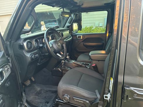 Used 2019 Jeep Wrangler Unlimited Sport S AWD/4WD image 8