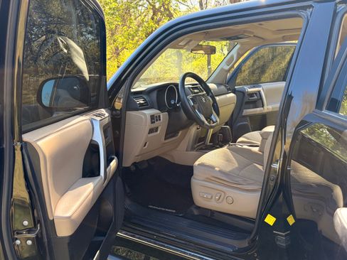 Used 2012 Toyota 4Runner SR5 w/ Convenience Pkg image 14