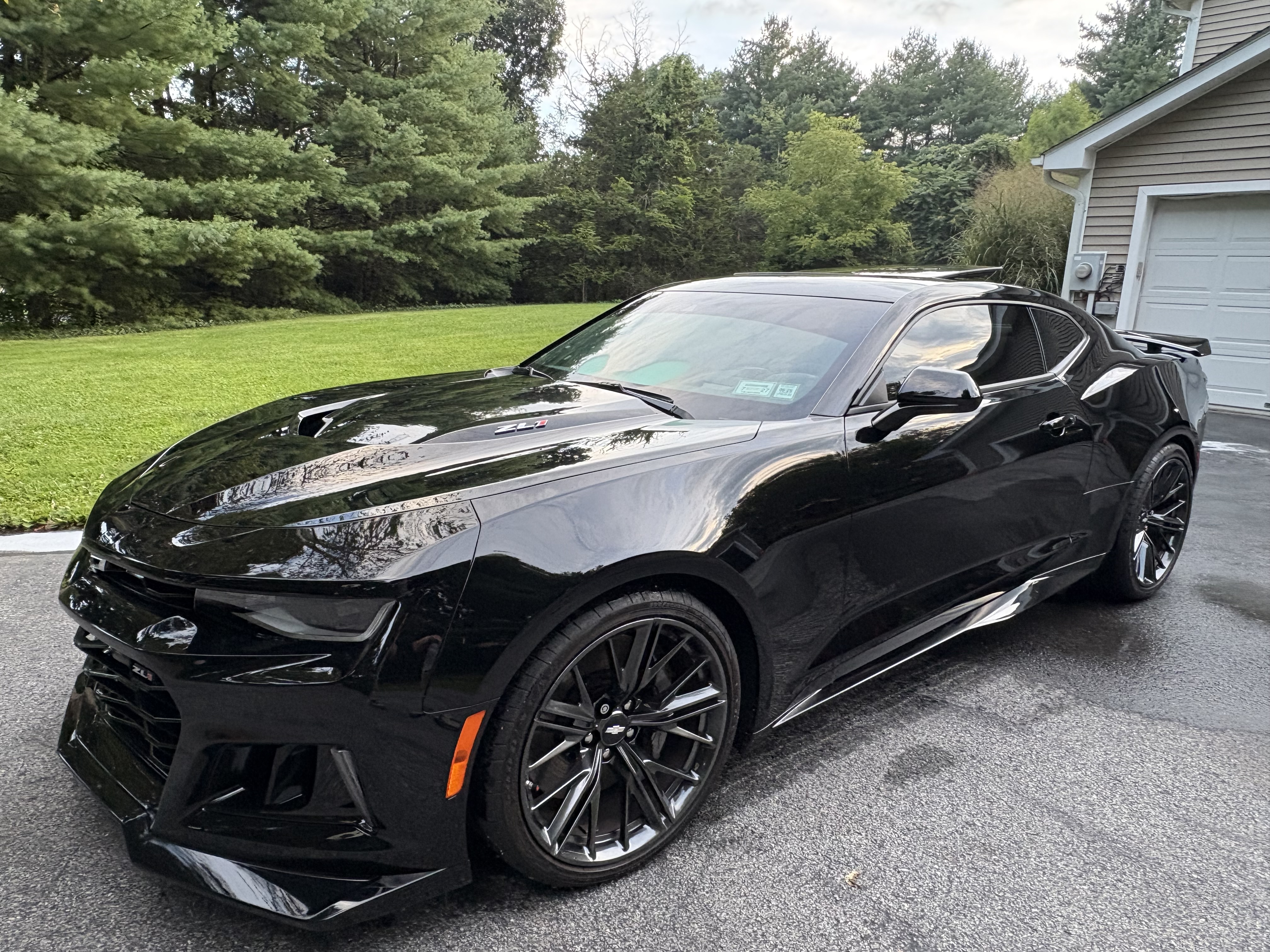 Used 2019 Chevrolet Camaro ZL1 RWD image 5