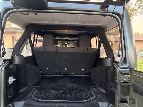 Used 2015 Jeep Wrangler Unlimited Sport w/ Connectivity Group AWD/4WD image 9