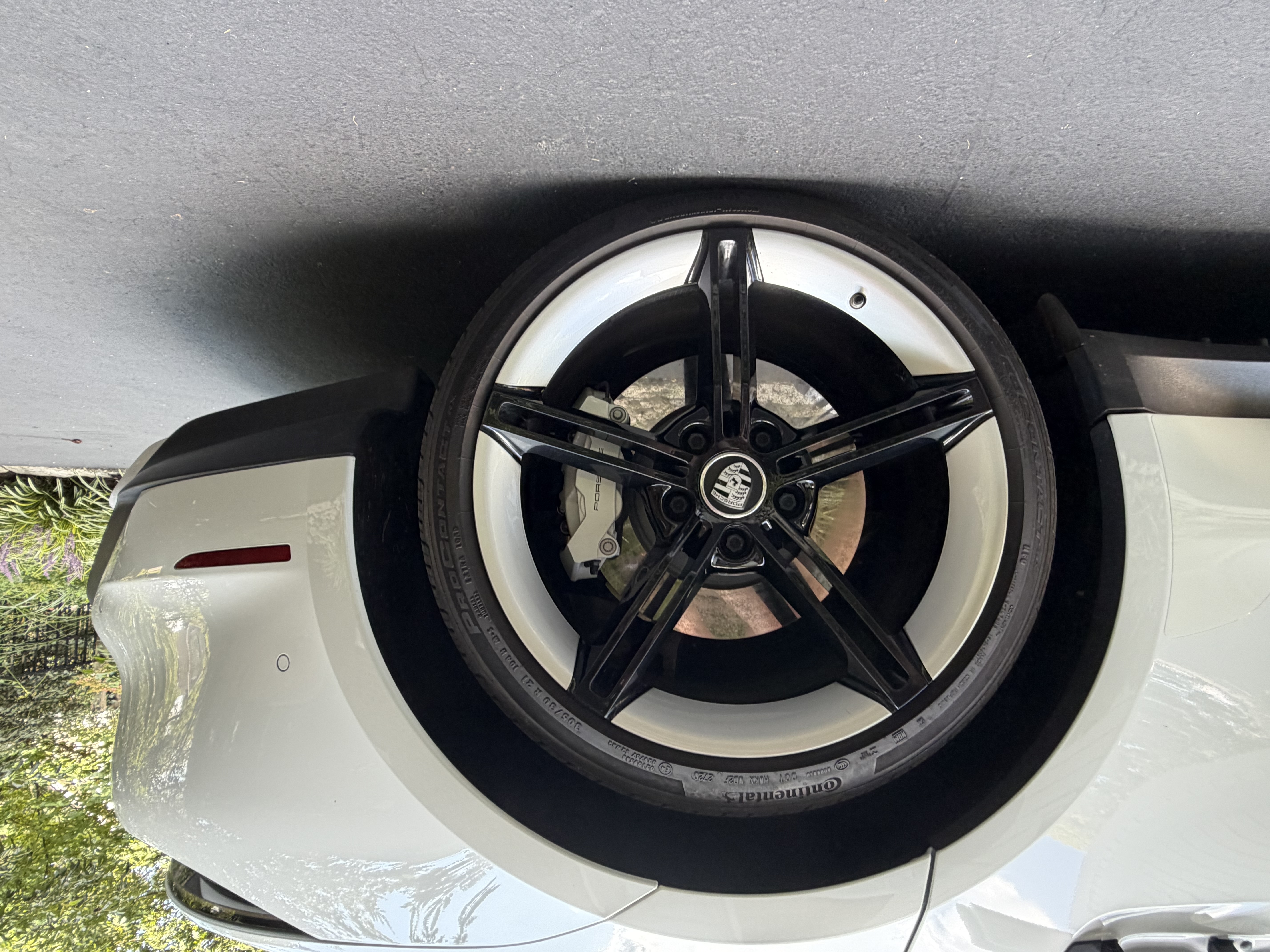 Used 2020 Porsche Taycan AWD/4WD image 18