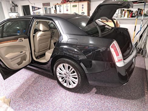 Used 2014 Chrysler 300 C w/ Light Group image 12