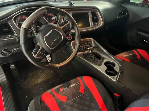 Used 2015 Dodge Challenger SRT Hellcat image 9