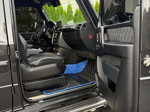 Used 2018 Mercedes-Benz G 550 Squared image 9