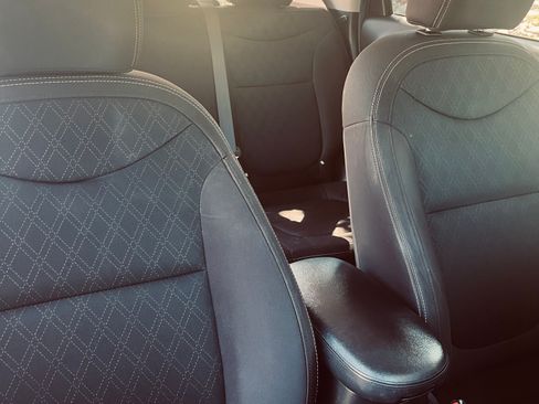 Used 2016 Kia Soul FWD image 17