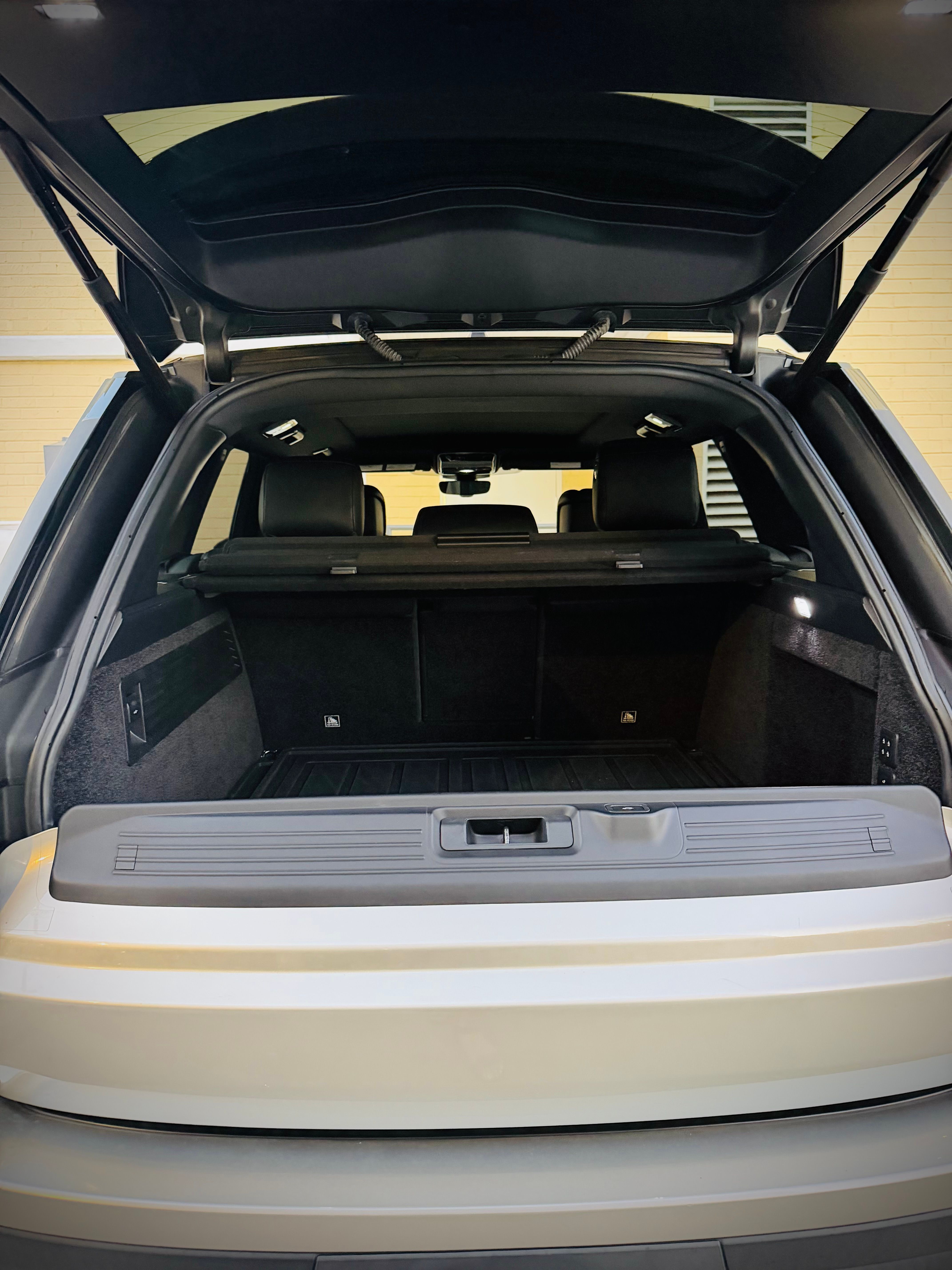 Used 2019 Land Rover Range Rover Supercharged AWD/4WD image 8