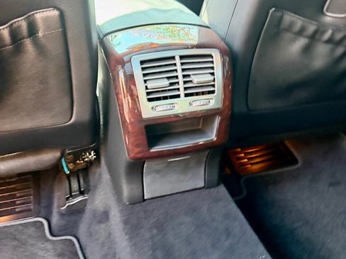 Used 2011 Mercedes-Benz S 550 S 550 4MATIC Sedan 4D image 27