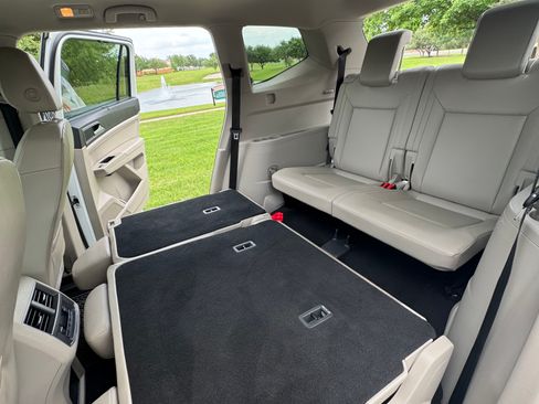 Used 2018 Volkswagen Atlas SEL w/ R-Line Package image 23