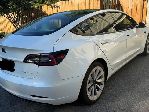 Used 2022 Tesla Model 3 Long Range AWD/4WD image 4