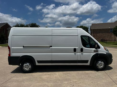 Used 2017 RAM ProMaster 2500 w/ Interior Convenience Group FWD image 4