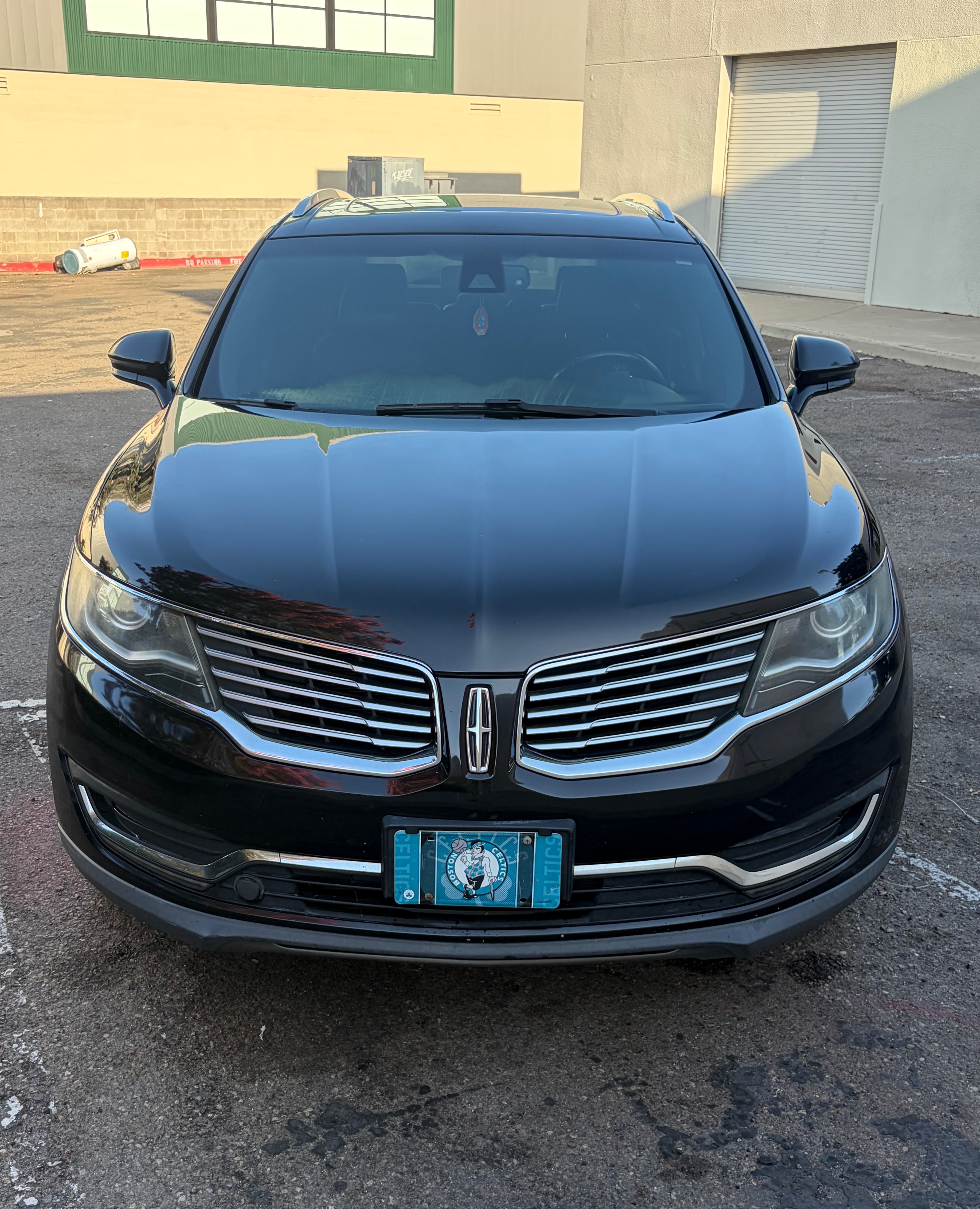 Used 2016 Lincoln MKX Reserve w/ Climate Package AWD/4WD image 2