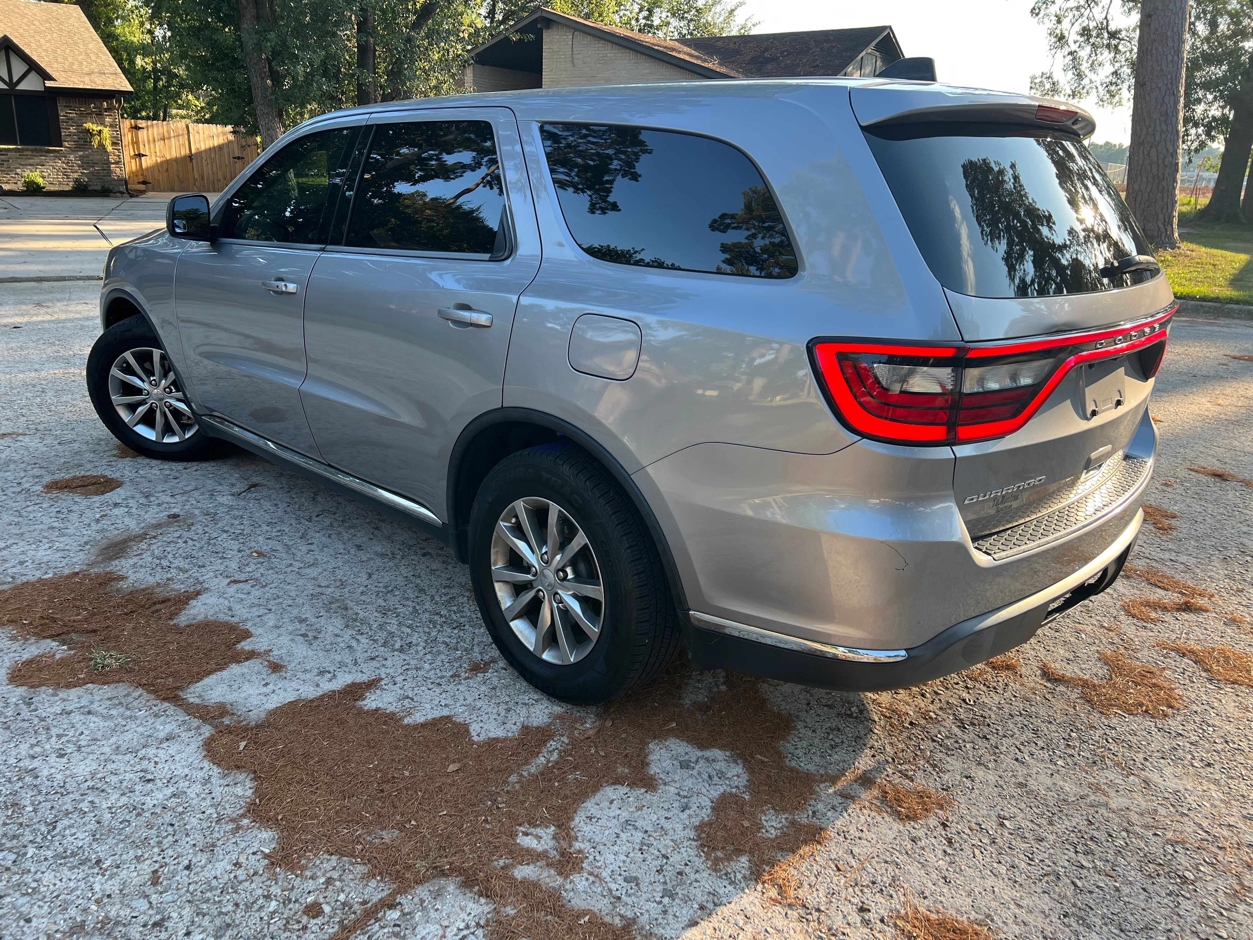 Used 2018 Dodge Durango SXT w/ 3rd Row Seating Group RWD image 4