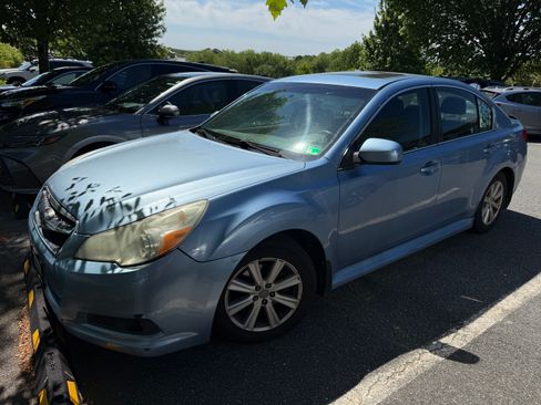 Used 2010 Subaru Legacy 2.5i Premium AWD/4WD image 5