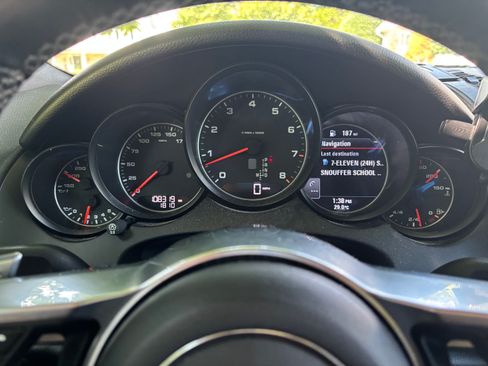 Used 2016 Porsche Cayenne AWD/4WD image 16