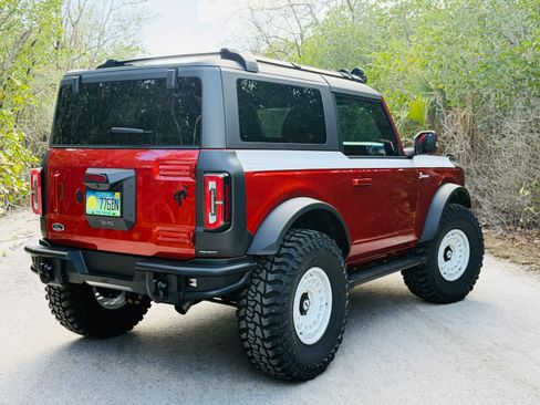 Used 2023 Ford Bronco Outer Banks w/ Sasquatch Package AWD/4WD image 6