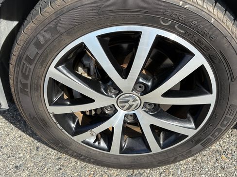 Used 2017 Volkswagen Jetta SE image 19