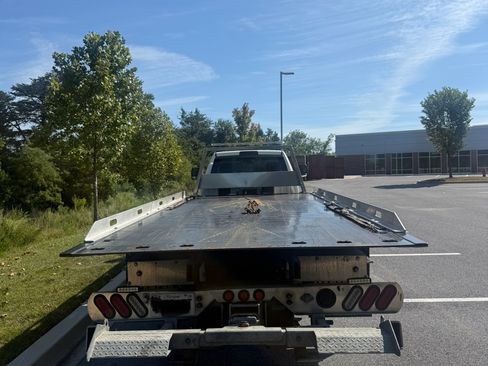 Used 2023 RAM 5500 Tradesman RWD image 6
