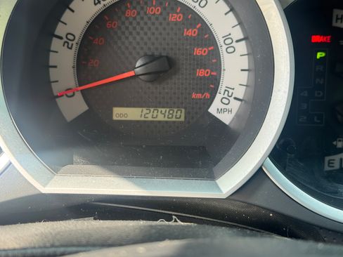 Used 2013 Toyota Tacoma 4x4 Access Cab V6 w/ TRD Off-Road Pkg image 9