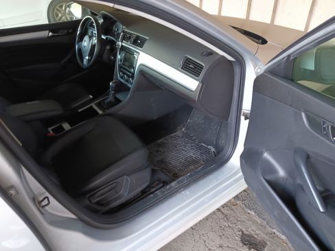 Used 2012 Volkswagen Passat 2.5 SE image 8