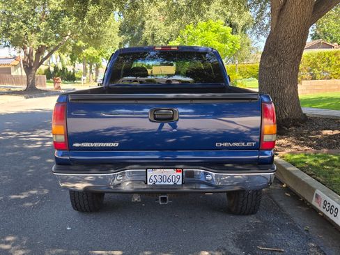 Used 2001 Chevrolet Silverado 1500 LS w/ Firm Ride Suspension Pkg image 4