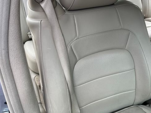 Used 2004 Cadillac De Ville w/ Equipment Group FWD image 21