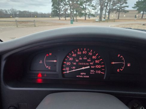 Used 2004 Toyota Tacoma 2WD Regular Cab w/ Enhancement Pkg image 16