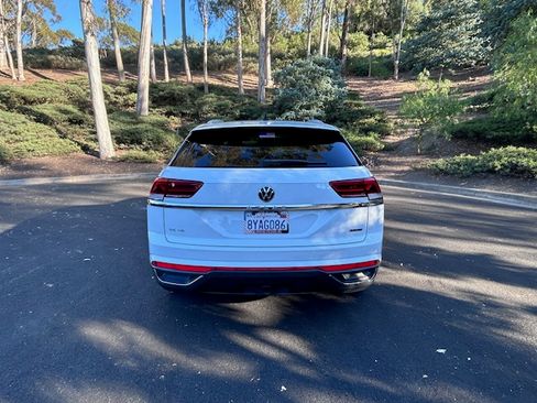 Used 2021 Volkswagen Atlas Cross Sport SE w/ Panoramic Sunroof Package image 19