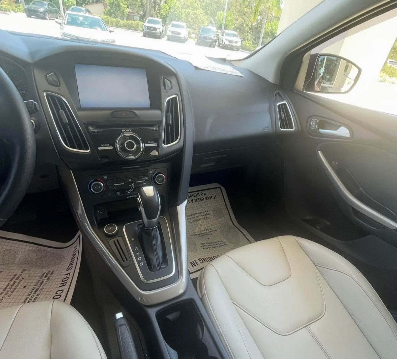 Used 2015 Ford Focus Titanium FWD image 12