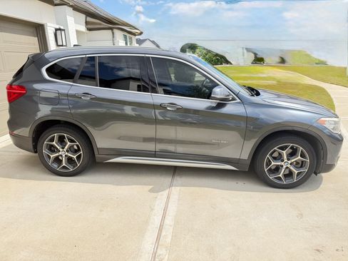 Used 2018 BMW X1 sDrive28i image 2