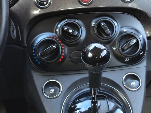 Used 2016 FIAT 500 Pop w/ Italia Package image 9