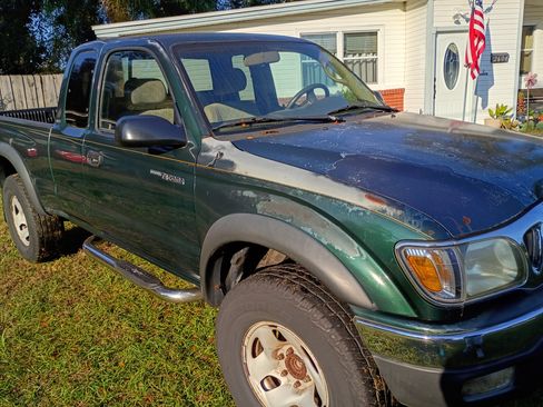 Used 2002 Toyota Tacoma PreRunner image 13