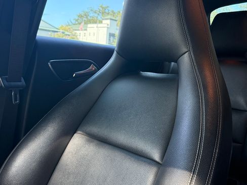 Used 2017 Mercedes-Benz CLA 250 image 8