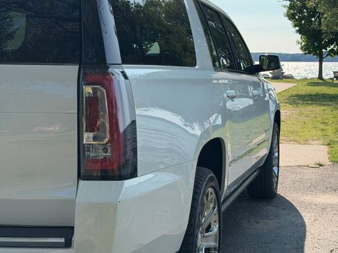 Used 2019 GMC Yukon XL Denali w/ Denali Ultimate Package AWD/4WD image 5