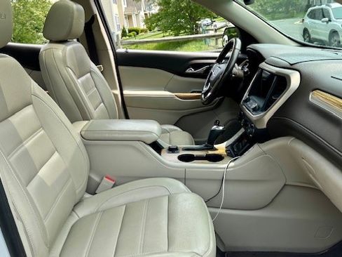 Used 2017 GMC Acadia Denali image 9