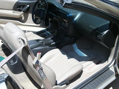 Used 2001 Chevrolet Camaro Z28 w/ SS Performance/Appearance Pkg RWD image 20