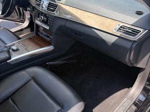 Used 2014 Mercedes-Benz E 350 4MATIC Sedan image 16