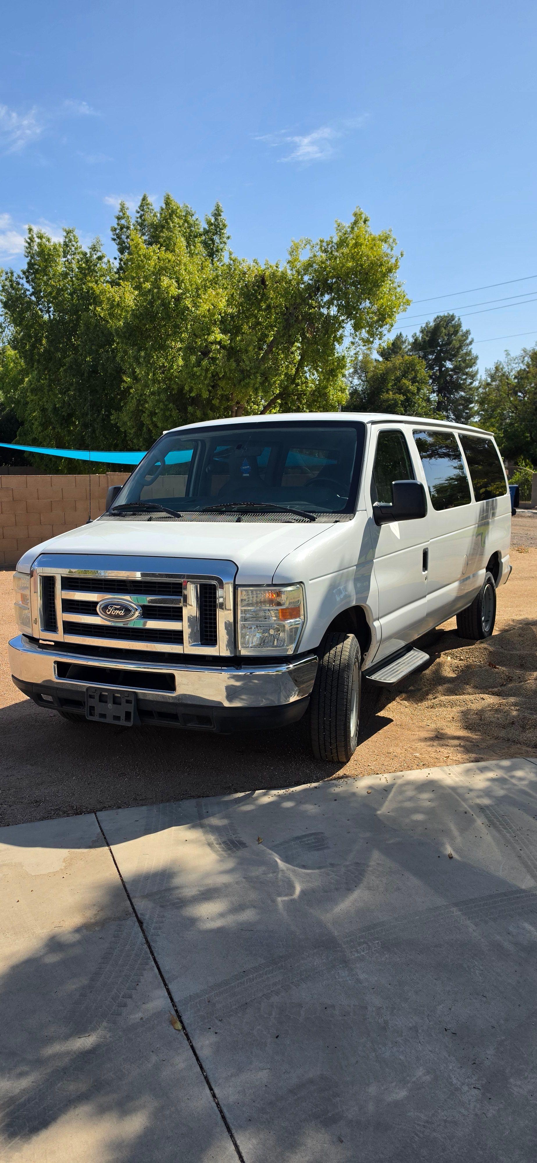Used 2013 Ford E-350 and Econoline 350 XLT RWD image 2