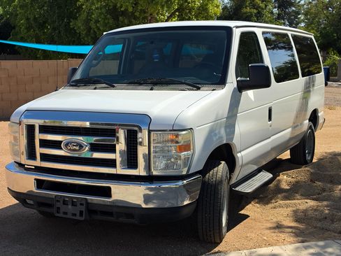 Used 2013 Ford E-350 and Econoline 350 XLT RWD image 2