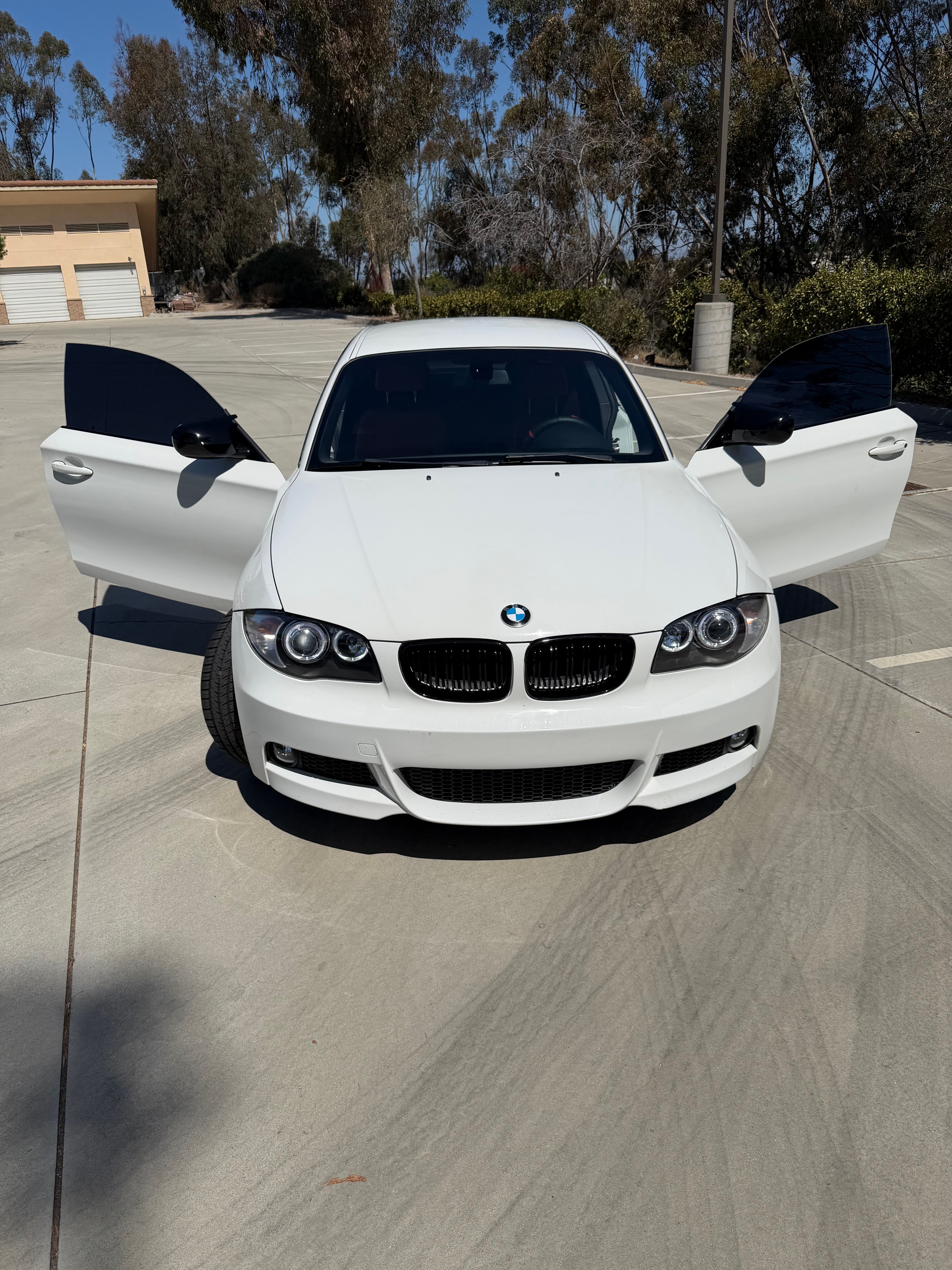 Used 2011 BMW 128i Coupe RWD image 1