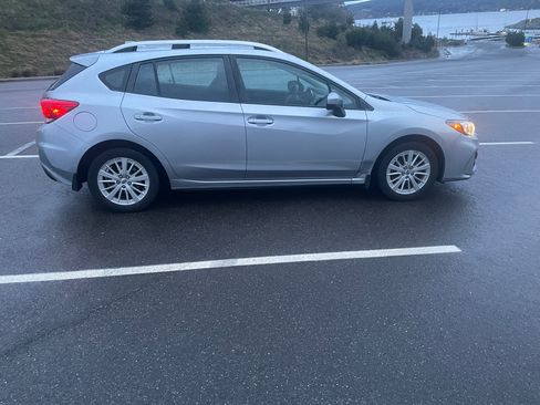 Used 2018 Subaru Impreza 2.0i Premium image 4