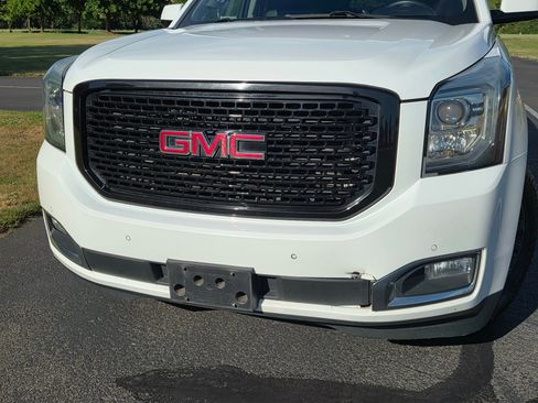 Used 2017 GMC Yukon XL SLT AWD/4WD image 6