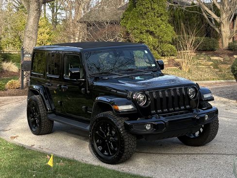 Used 2023 Jeep Wrangler Unlimited Sahara image 1