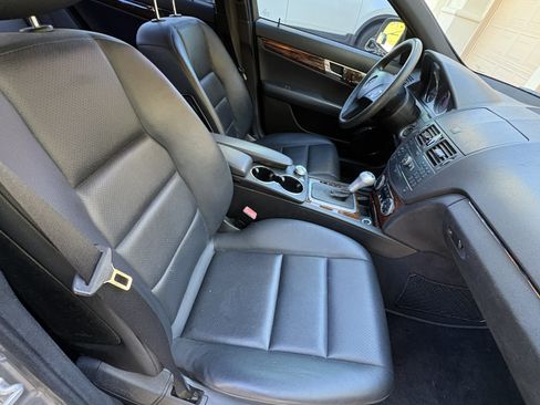 Used 2009 Mercedes-Benz C 300 Sedan image 13